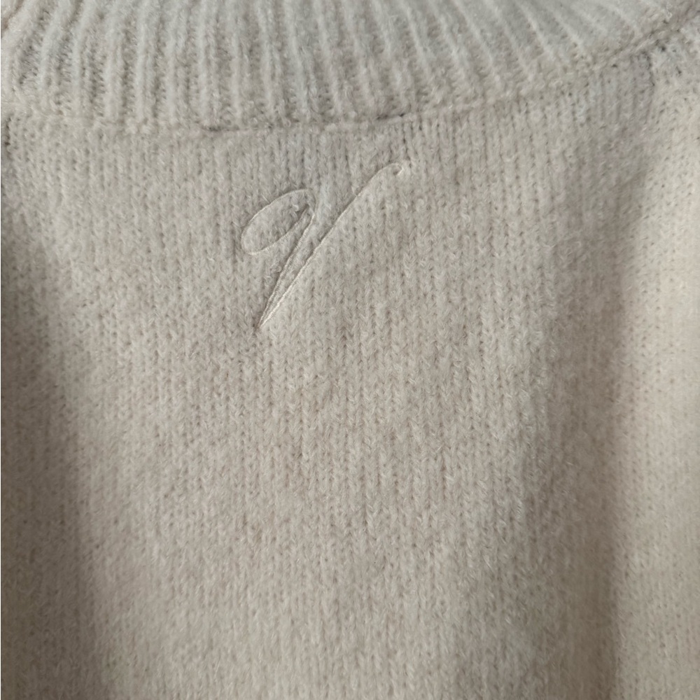 Victoria secret sweater - Picture 3 of 4